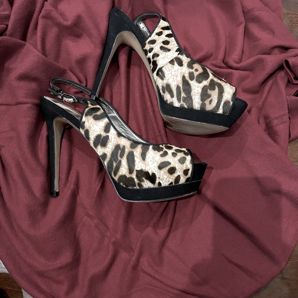 Like new Sam Edelman peep toe sling back platform shoes.
